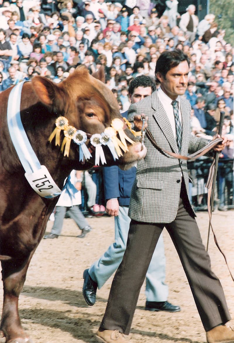 Carlos y el orgullo de presentar al Bi-Campeón en la inauguración de La Rural en 1990
